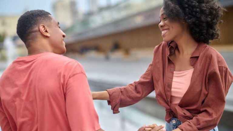 Apelidos carinhosos para namorada morena: Ideias para demonstrar afeto