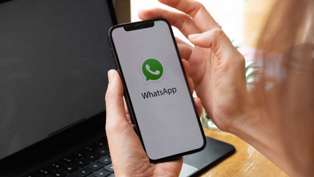 Como não receber mensagem no WhatsApp com a internet ligada