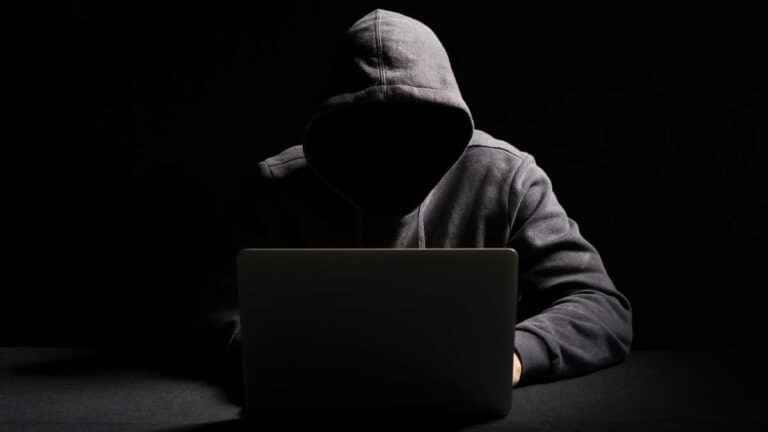 Stories stalker: Entendendo o Comportamento Obsessivo nas Redes Sociais