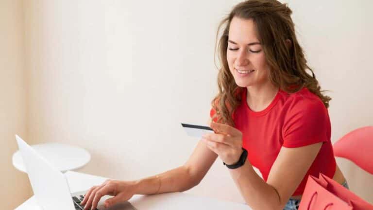Vantagens de fazer compras pela internet e como acertar nos pedidos