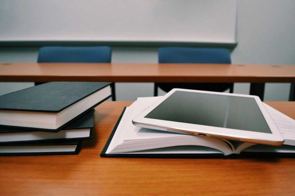 Cursos de atualização jurídica: como manter-se relevante na advocacia moderna